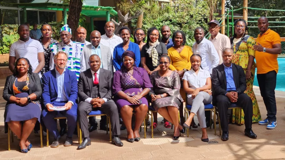 Participants in the programme ‘Human Rights and Gender Equality in Climate and Disaster Displacement’ together with teacher Matthew Scott and Lord Mayor of Kampala. 