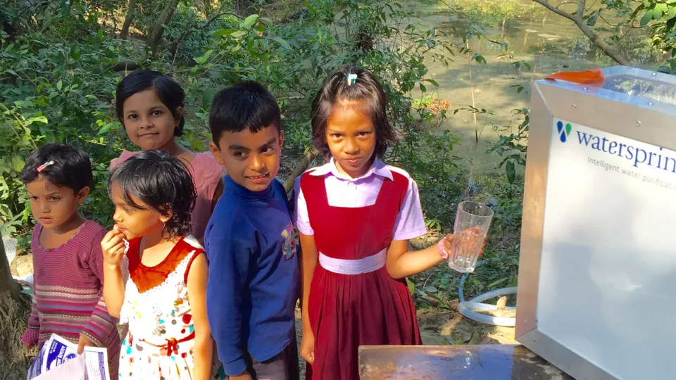 Thanks to an innovative energy-saving water purification plant rural areas in Bangladesh are now being able to access safe drinking water. Photo: K. M. Persson