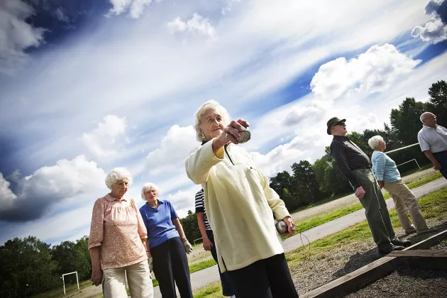 Senior citizens playing boule. Photo: Yvonne Åsell/SvD/SCANPIX.
