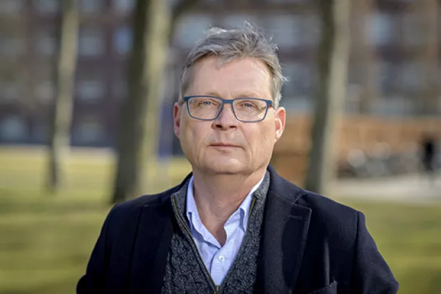 Lars J Nilsson