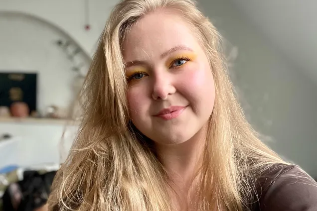 Student Nell. Photo.