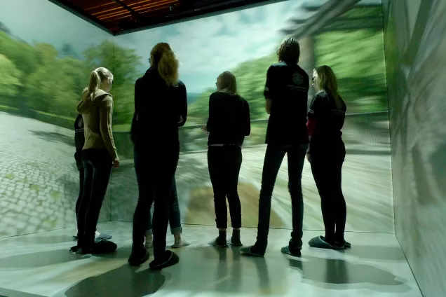 A group of people in a virtual environment. Photo Jessika Sellergren.