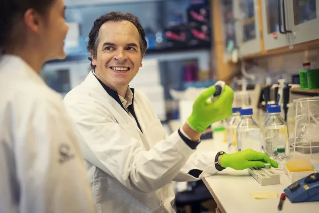 Filipe Pereira in the laboratory. Photo: Johan Persson.