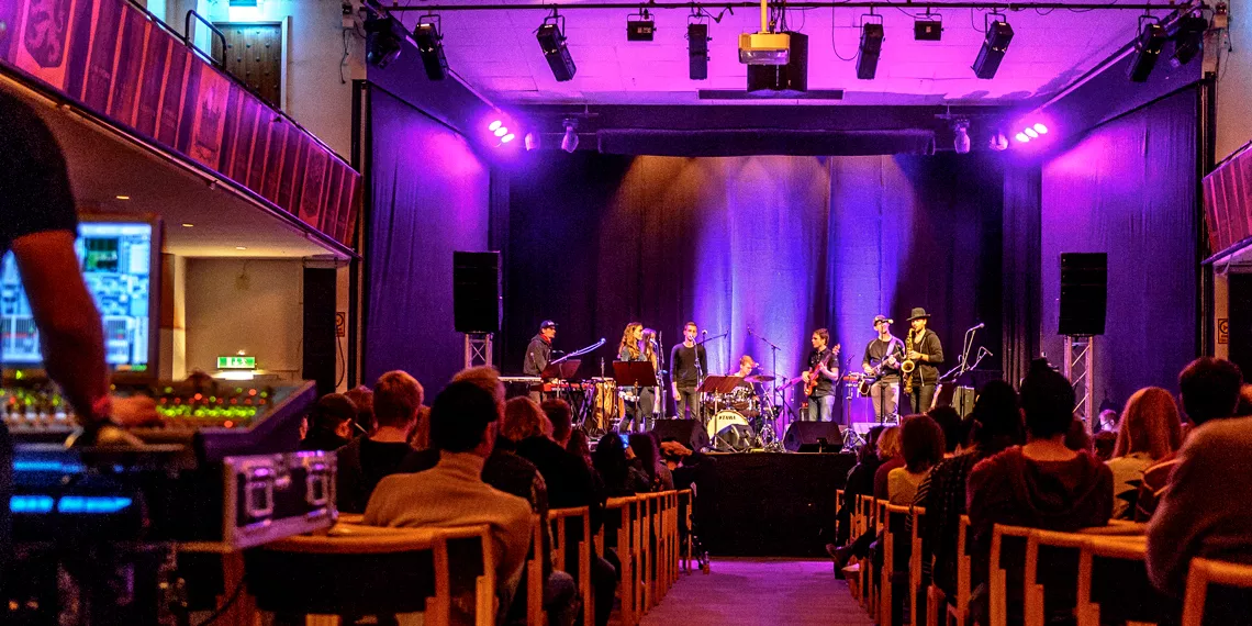 A performance of the Pop Academy at the Academic Society. Photo: Kennet Ruona.