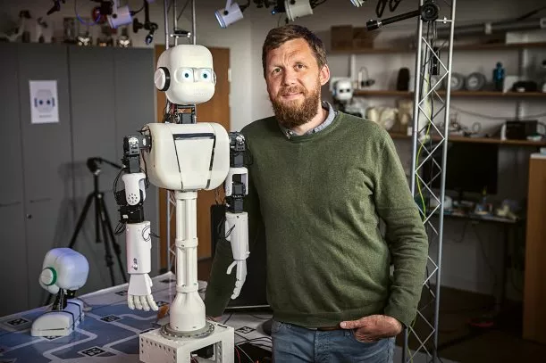 Birger Johansson and a robot