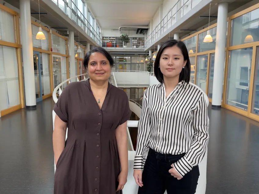 Rashmi Prasad and Sophie Gunnarsson have investigated whether measurements such as body fat percentage and waist circumference can help identify health risks in connection with obesity. Photograph: Petra Olsson 