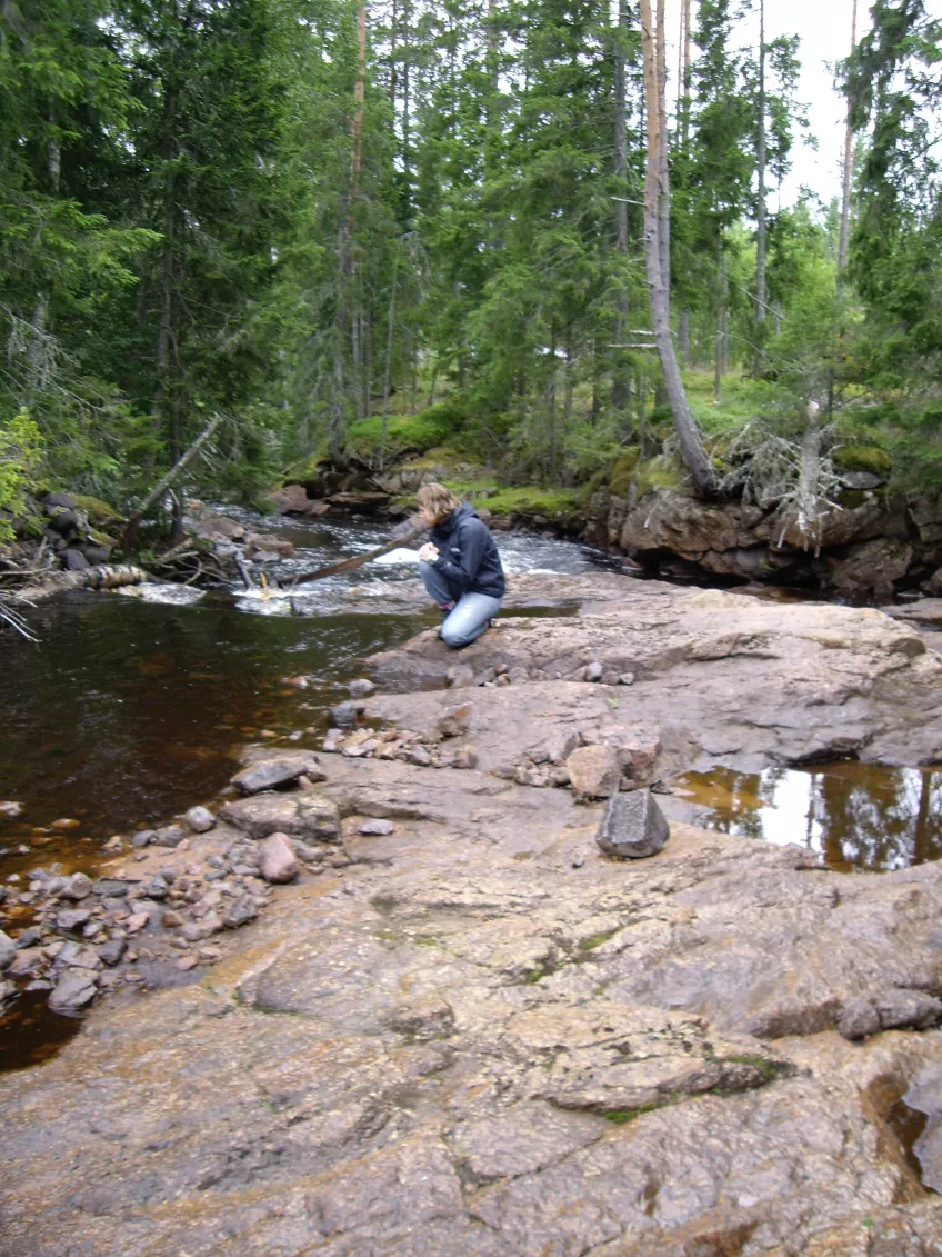 Sanna Alwmark performing field work in the area (Photo: Carl Alwmark)